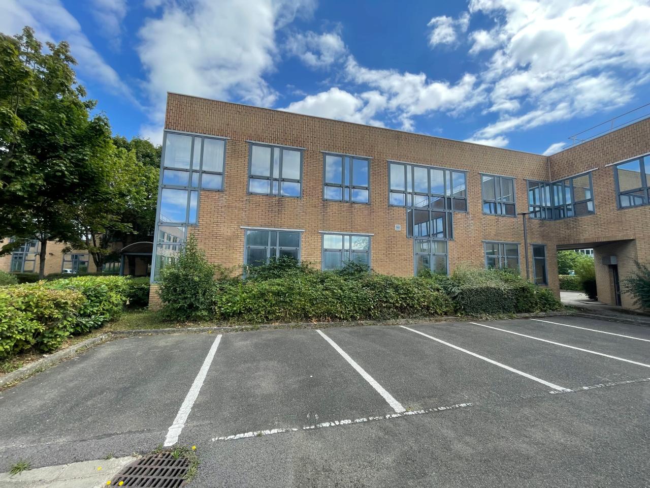 Local d'activité Montigny-le-Bretonneux 808m² Vente local d'activité Montigny-le-Bretonneux Yvelines OVACT2424834 1